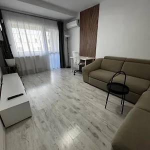 Titan Pallady Apartament